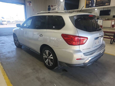 2017 Nissan Pathfinder SL