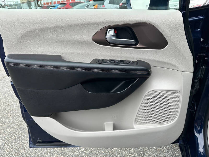2019 Chrysler Pacifica Touring Plus