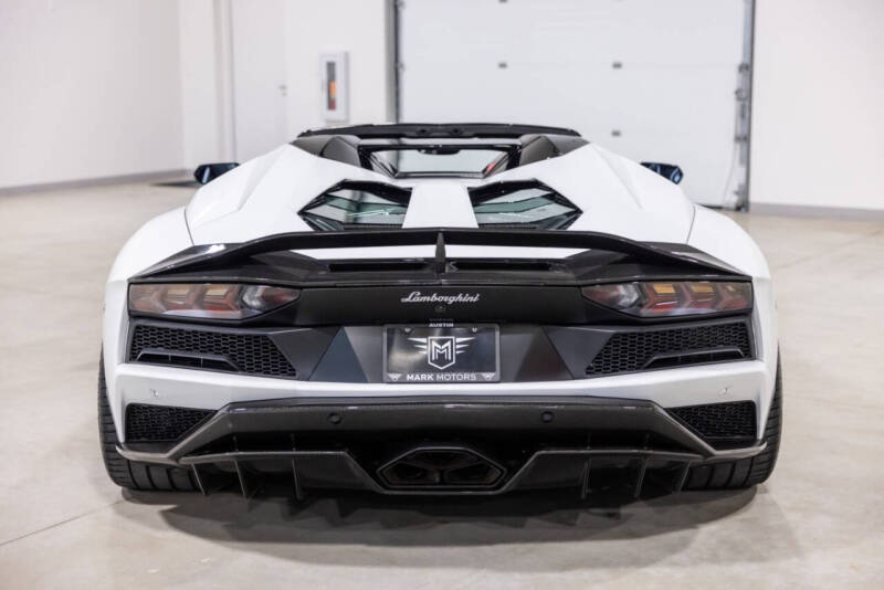 2019 Lamborghini Aventador LP 740-4 S