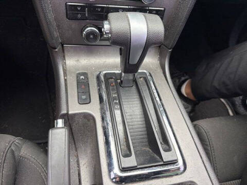 2010 Ford Mustang V6