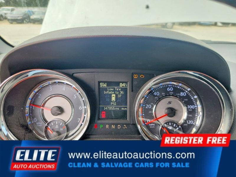 2015 Chrysler Town and Country S