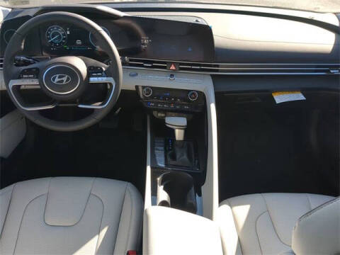 2025 Hyundai Elantra Hybrid Limited