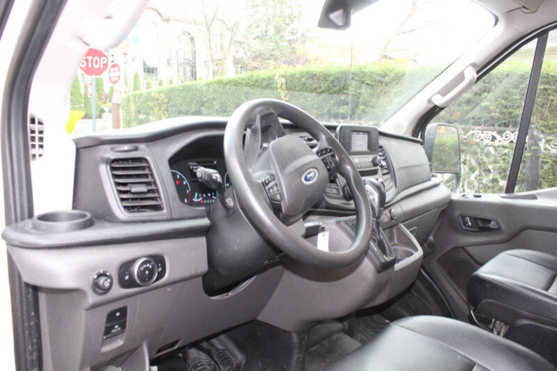 2022 Ford Transit 250