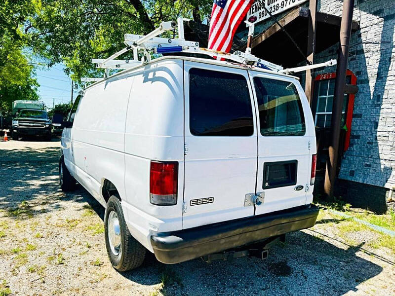 2005 Ford E-Series E-250