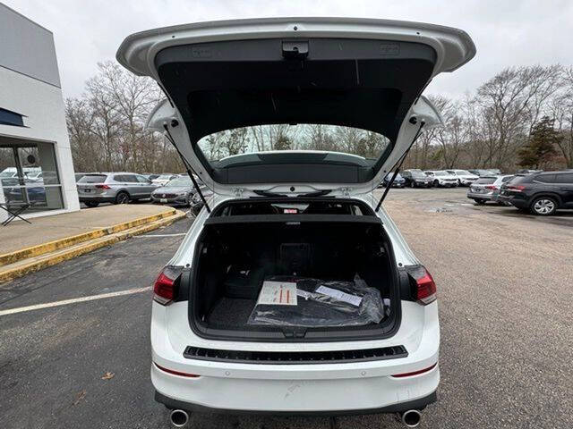 2024 Volkswagen Golf GTI SE