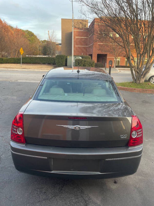 2008 Chrysler 300 Touring photo 9