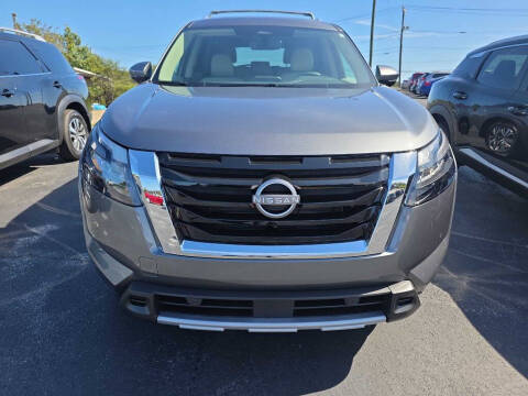2025 Nissan Pathfinder SL