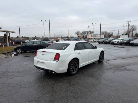 2018 Chrysler 300 S