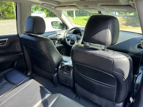 2017 Nissan Pathfinder SL