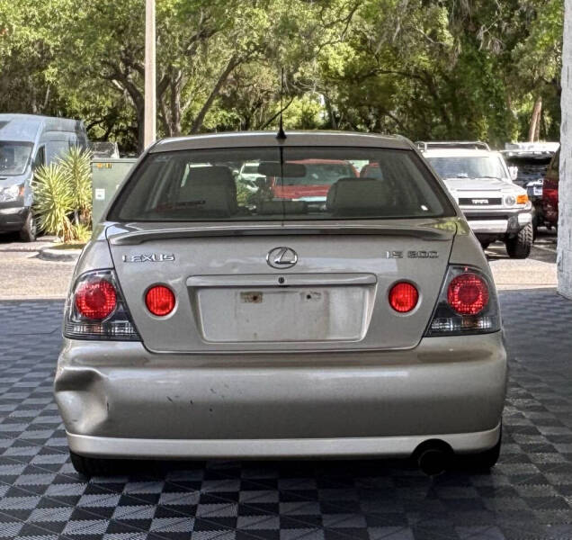 2005 Lexus IS 300