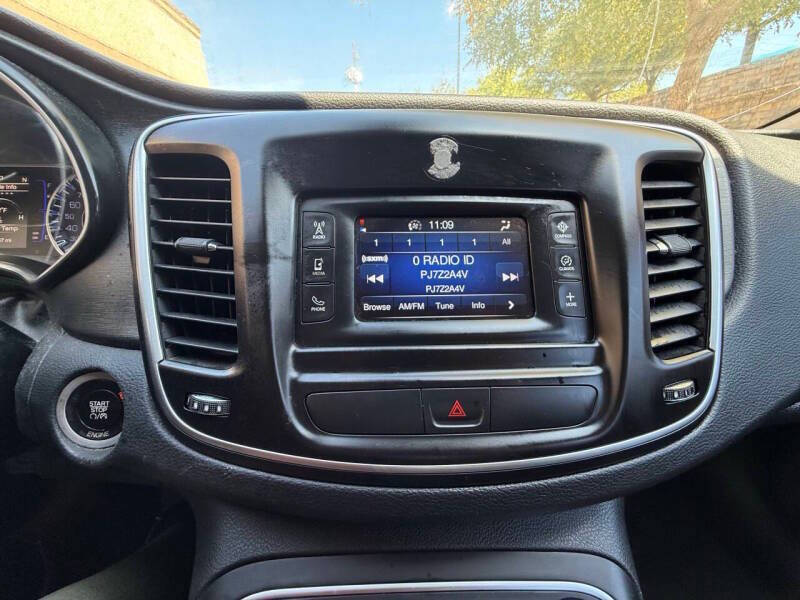 2016 Chrysler 200 Limited