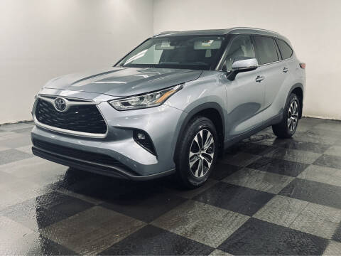 2020 Toyota Highlander for sale at Brunswick Auto Mart in Brunswick OH
