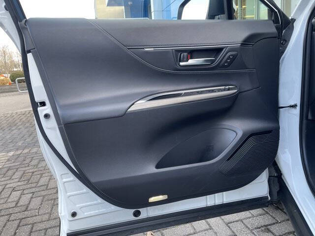 2023 Toyota Venza LE