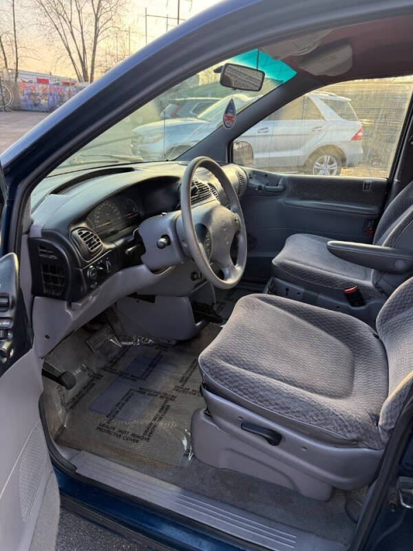 2000 Plymouth Voyager