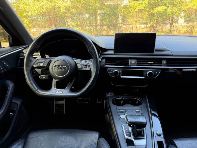 2019 Audi A4 quattro Premium Plus 45 TFSI
