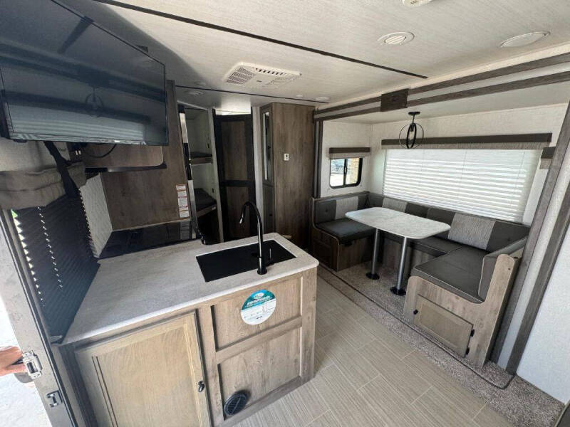 2021 Forest River Surveyor