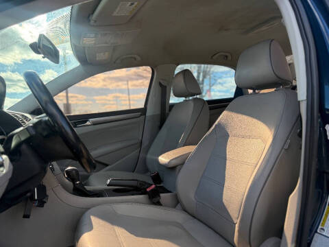 2018 Volkswagen Passat 2.0T R-Line