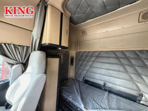 2019 Freightliner Coronado 122 SD