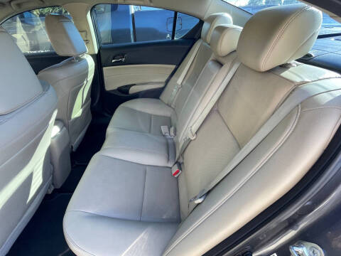 2013 Acura ILX 2.0L w/Tech