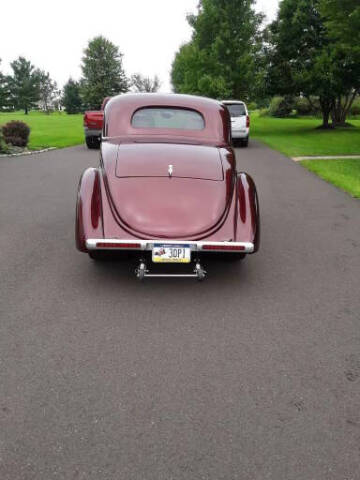 1936 Ford Custom Deluxe