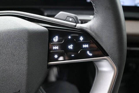 2025 Audi Q6 e-tron quattro Premium Plus