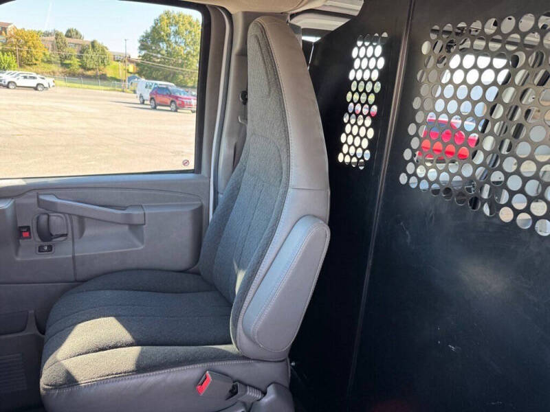 2023 Chevrolet Express 2500