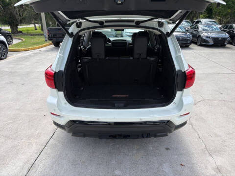 2020 Nissan Pathfinder SL