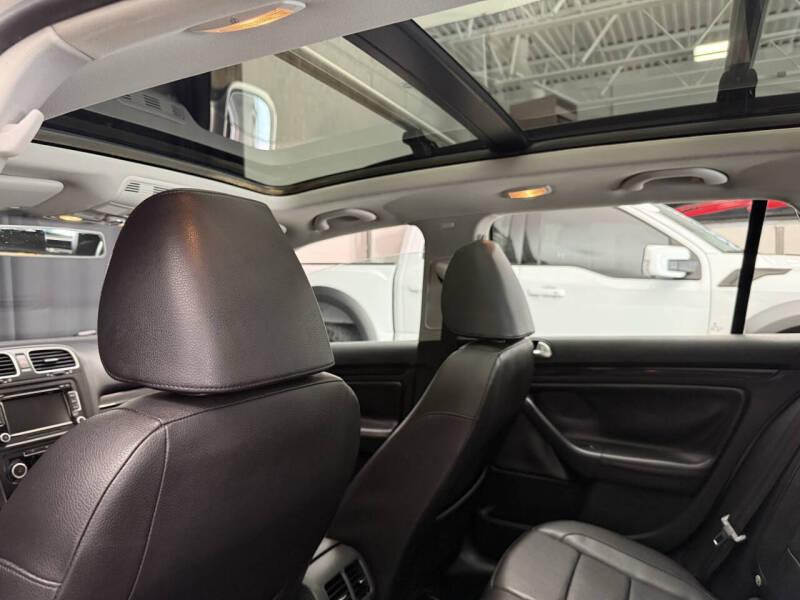 2011 Volkswagen Jetta SportWagen SE PZEV