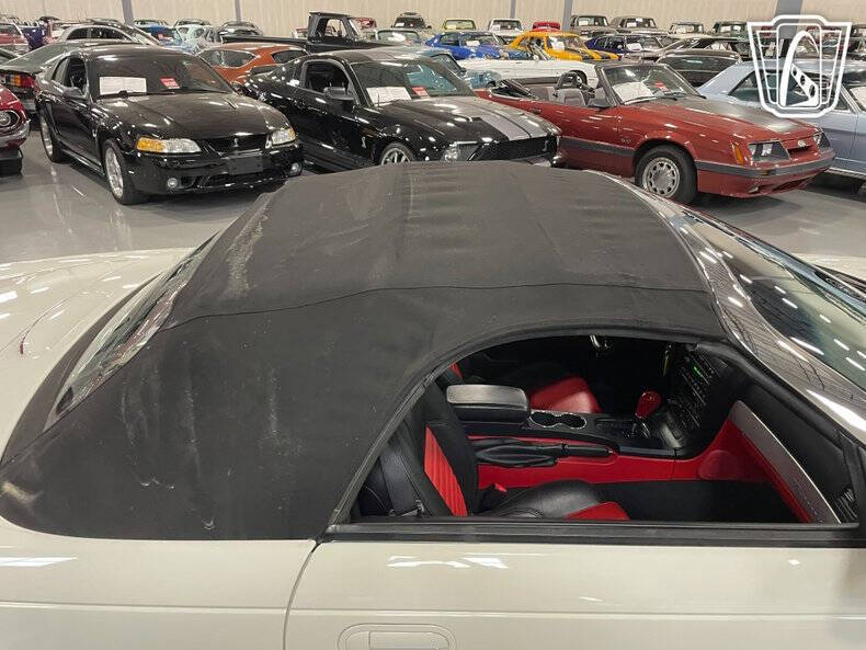 2003 Ford Thunderbird