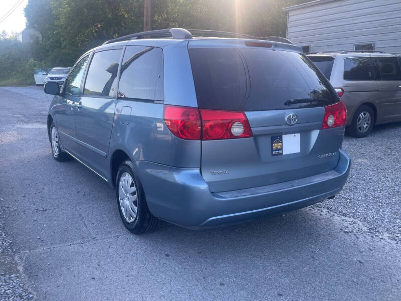 2007 Toyota Sienna LE 7-Passenger