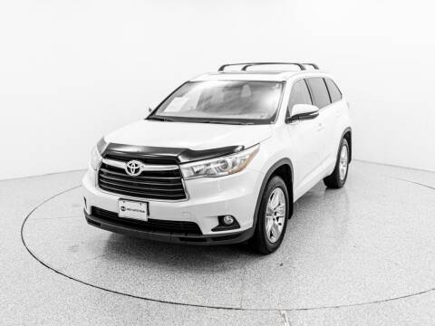 2015 Toyota Highlander for sale at INDY AUTO MAN in Indianapolis IN