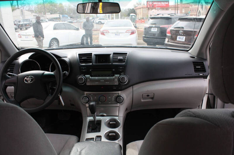 2012 Toyota Highlander SE
