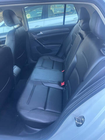 2018 Volkswagen Golf TSI SE