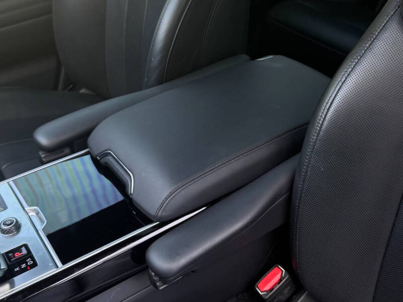 2023 Land Rover Range Rover P530 SE