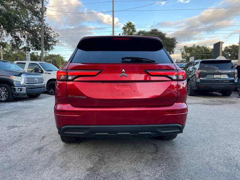 2022 Mitsubishi Outlander ES