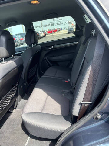 2011 Kia Sorento LX
