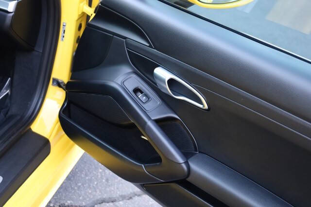 2021 Porsche 718 Cayman