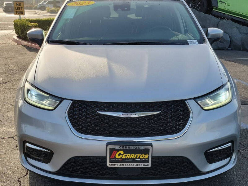 2023 Chrysler Pacifica Touring L