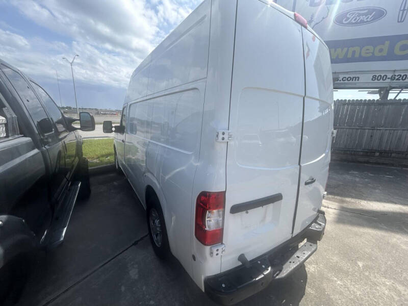2017 Nissan NV