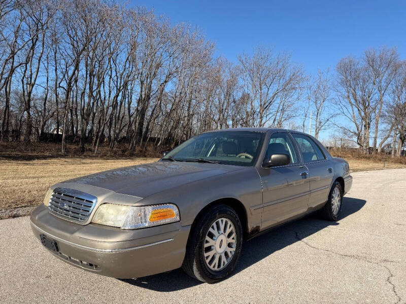 2004 Ford Crown Victoria LX