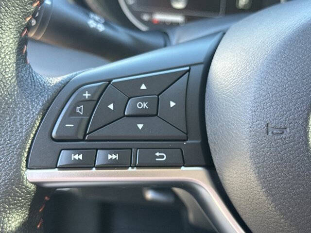 2025 Nissan Versa SR