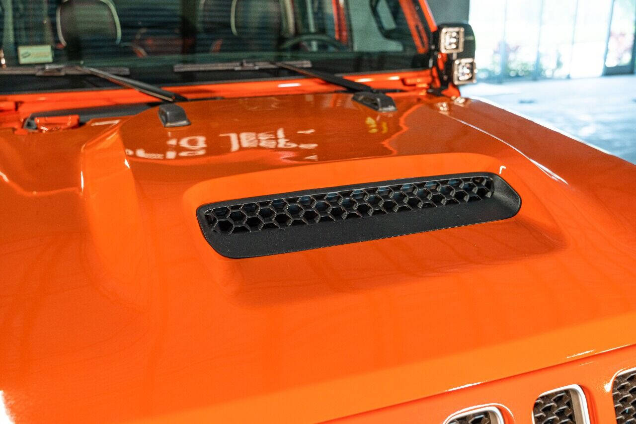 2018 JEEP Wrangler SUV / Crossover - $47,999