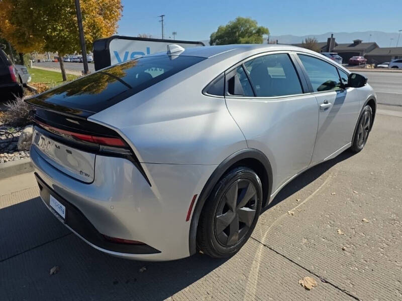 2024 Toyota Prius LE