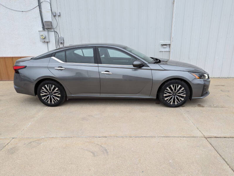 2023 Nissan Altima for sale at Parkway Motors in Osage Beach MO