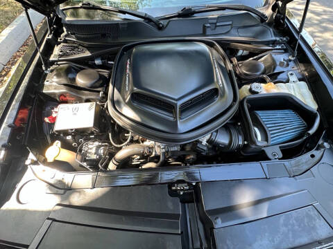 2017 Dodge Challenger 392 HEMI Scat Pack Shaker
