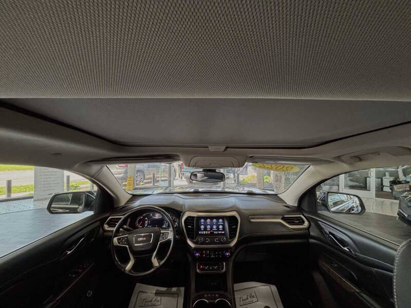 2022 GMC Acadia Denali