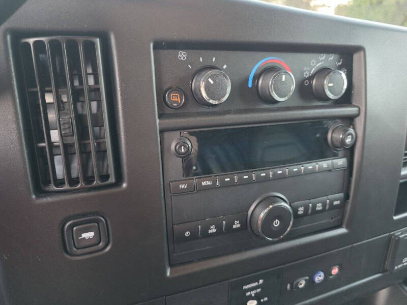 2022 Chevrolet Express 2500