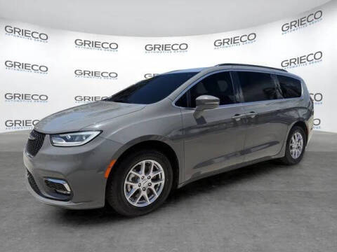 2022 Chrysler Pacifica Touring L