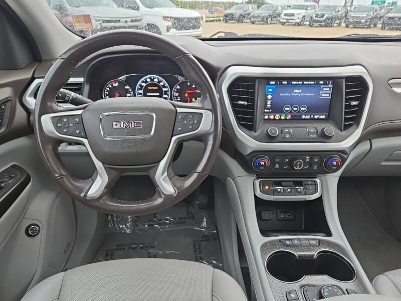 2022 GMC Acadia SLT