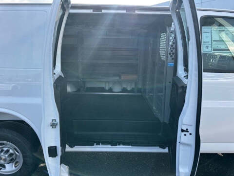 2025 Chevrolet Express 2500